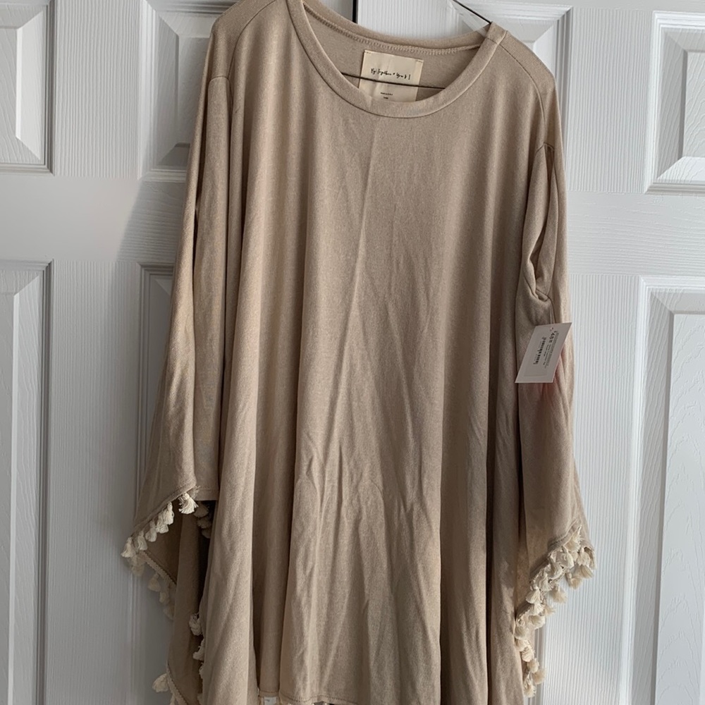 NWT beige sz L womens 3/4 sleeve tassel swing tunic